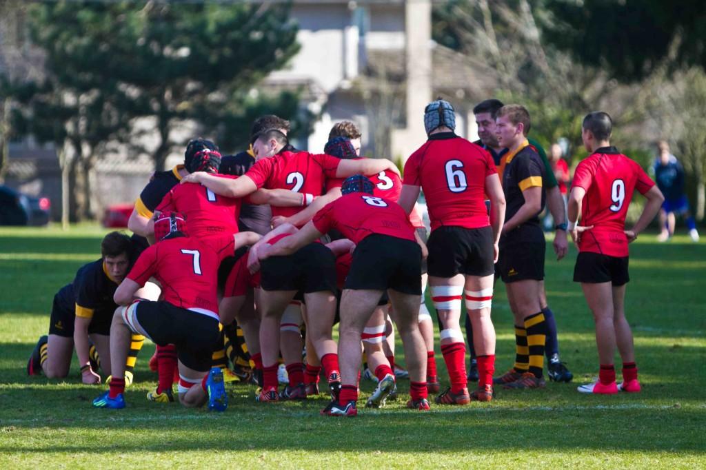 The two teams prepare for the scrum