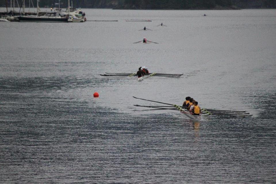 The+eights+finish+off+their+grueling+six+kilometer+race