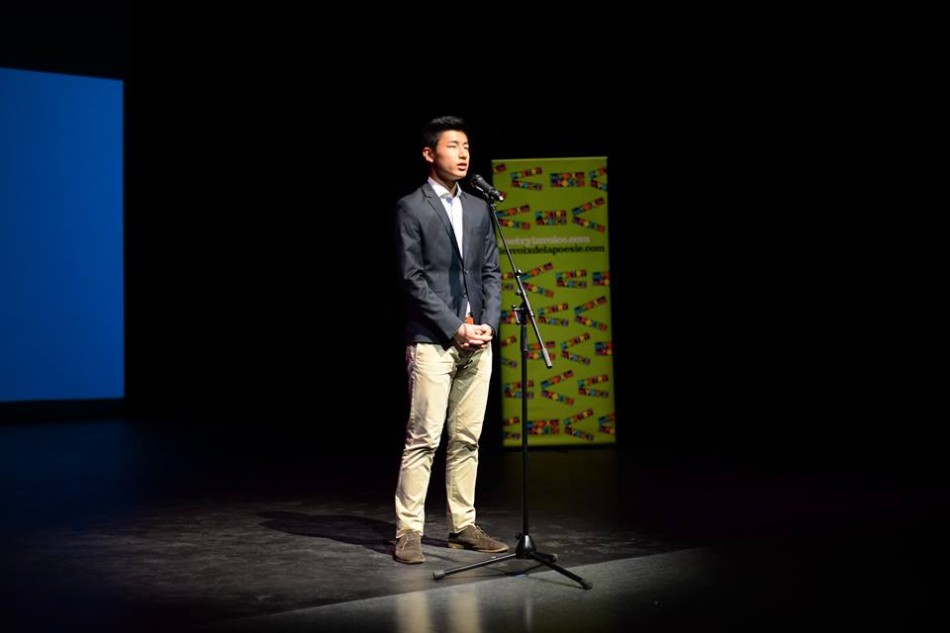 Leo Spins Poetry into Gold at Poetry in Voice Nationals