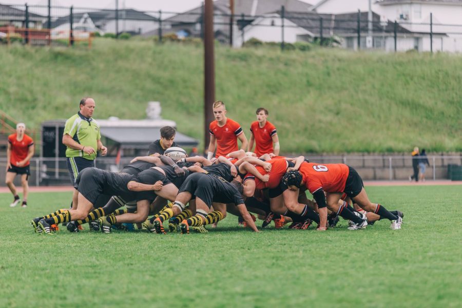 A+tight+scrum+between+the+Saints+and+the+Stags
