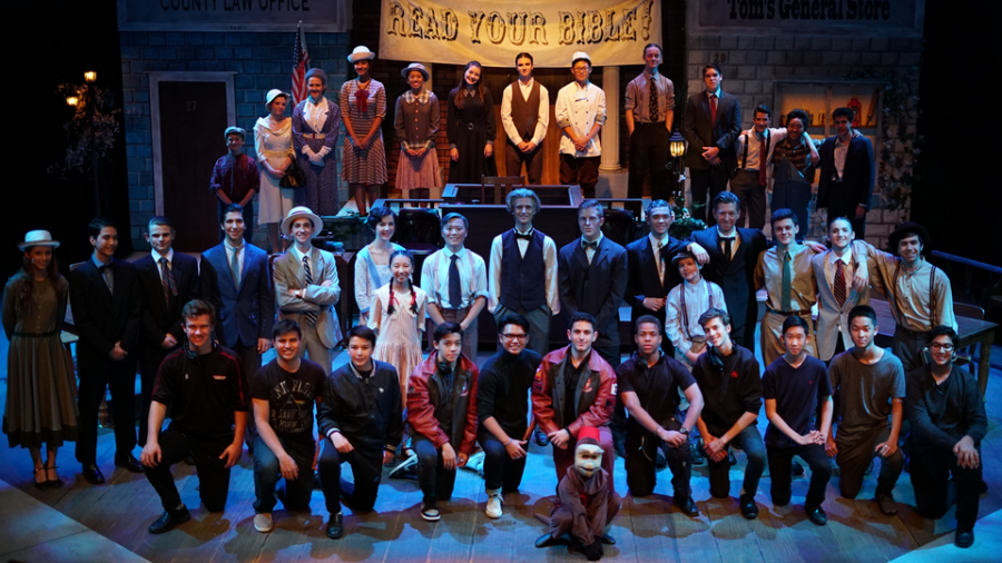 Group picture of all the actors and staff who participated in Inherit the Wind