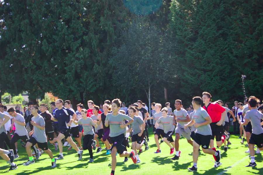 Students+and+staff+begin+the+annual+Terry+Fox+Run